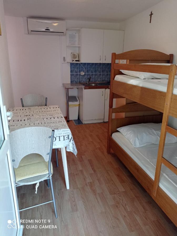 Apartments Mihovil 오미스 외부 사진