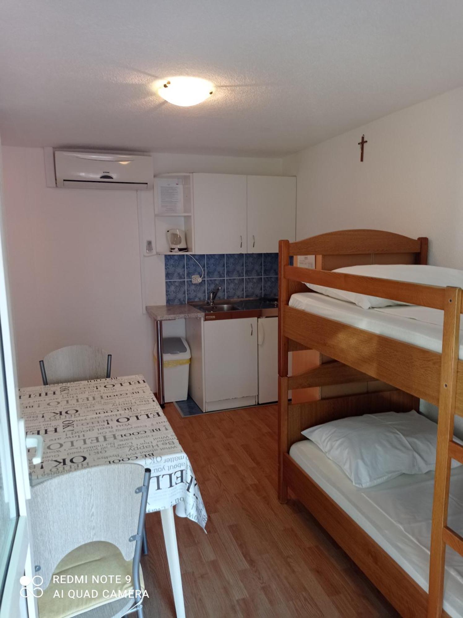 Apartments Mihovil 오미스 객실 사진