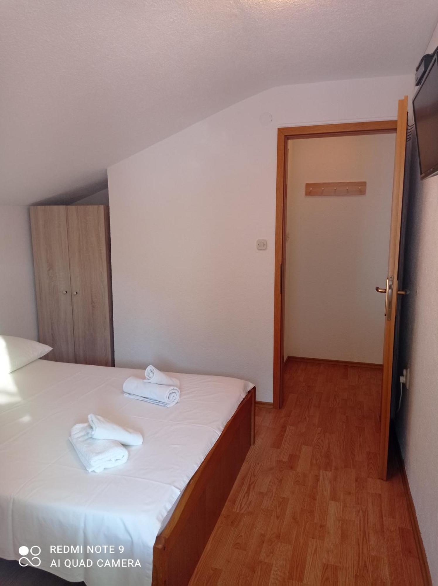 Apartments Mihovil 오미스 객실 사진