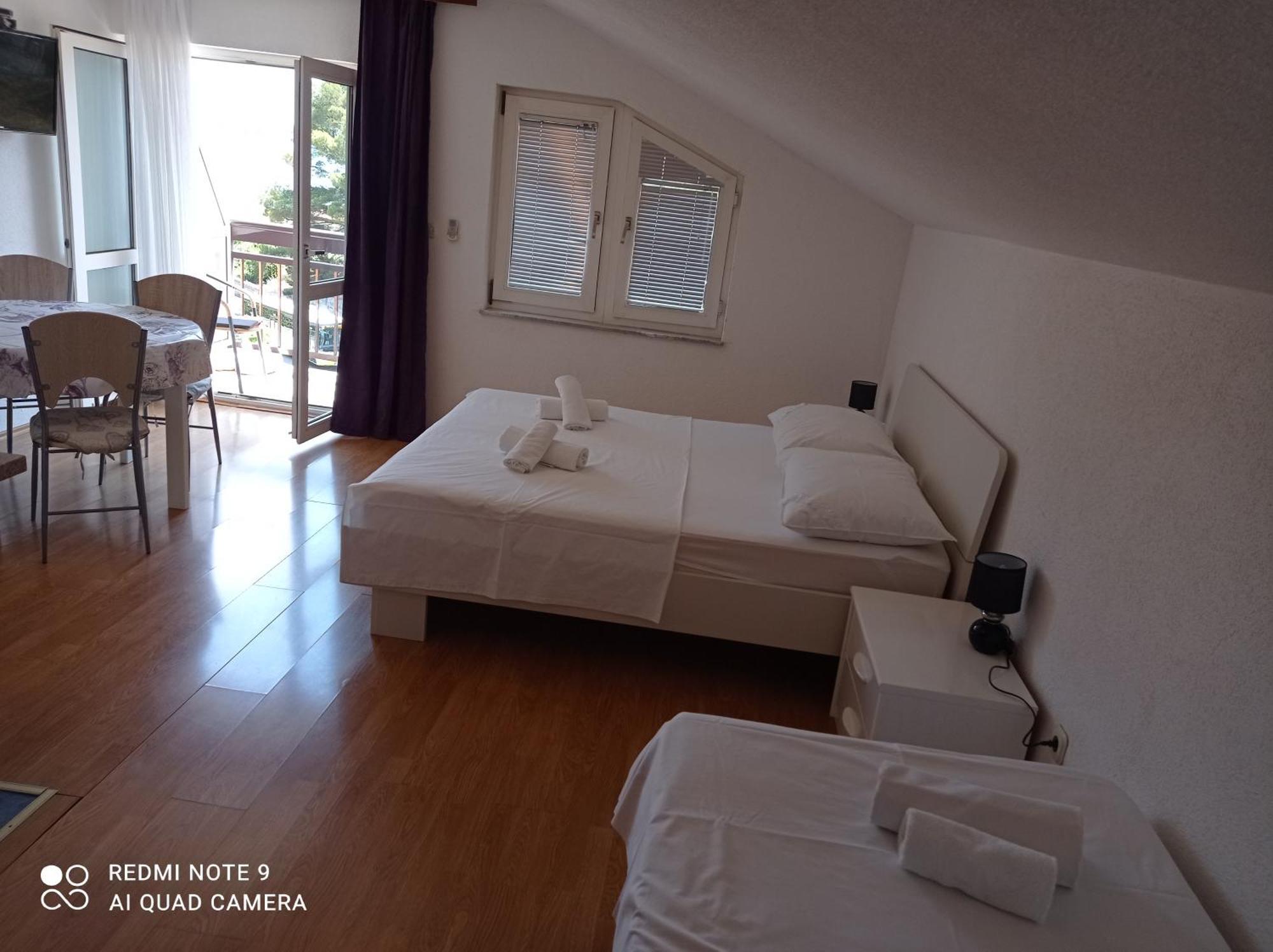 Apartments Mihovil 오미스 객실 사진